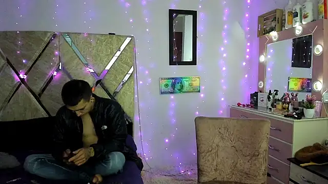 Snapshot of parejacaliente20154 chatting on 27, 11, 2025 parejacaliente20154 online show from 27, 11, 2025