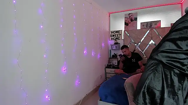 Snapshot of parejacaliente20154 chatting on 14, 2, 2026 parejacaliente20154 online show from 14, 2, 2026