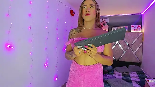 Snapshot of parejacaliente20154 chatting on 27, 2, 2026 parejacaliente20154 online show from 27, 2, 2026