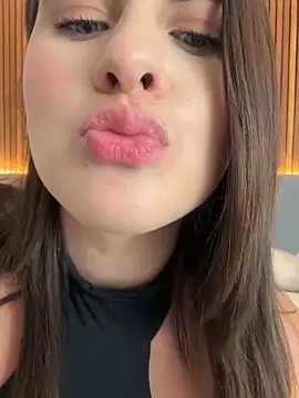 Snapshot of EmiilyAdams_ chatting on 17, 3, 2025 EmiilyAdams online show from 17, 3, 2025