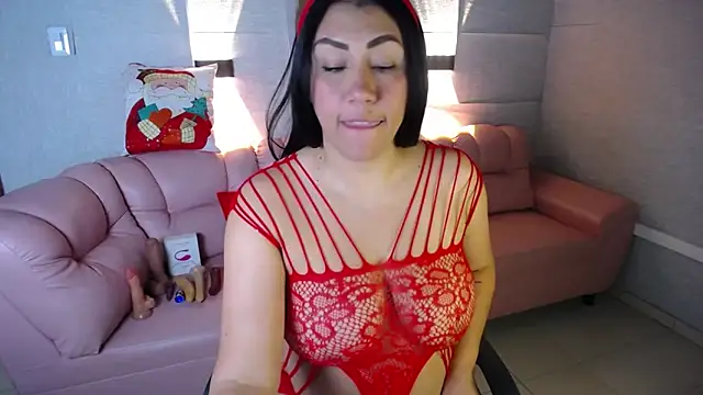 Snapshot of Lunna_boobs chatting on 11, 12, 2024 Lunna boobs online show from 11, 12, 2024