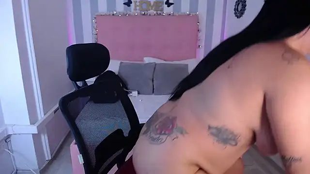 Snapshot of Lunna_boobs chatting on 15, 10, 2025 Lunna boobs online show from 15, 10, 2025