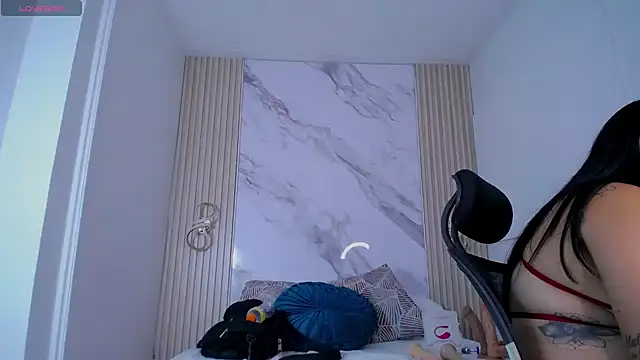 Lunna boobs online show from 11, 4, 2026