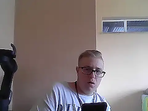 bisexualboy05 online show from 13, 1, 2025