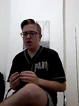 bisexualboy05 online show from 1, 11, 2025