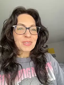 BeautifulMesss online show from 15, 4, 2026