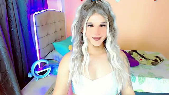 Snapshot of TaylorMon chatting on 1, 3, 2025 TaylorMon online show from 1, 3, 2025