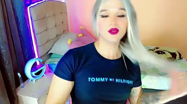 Snapshot of TaylorMon chatting on 7, 3, 2025 TaylorMon online show from 7, 3, 2025