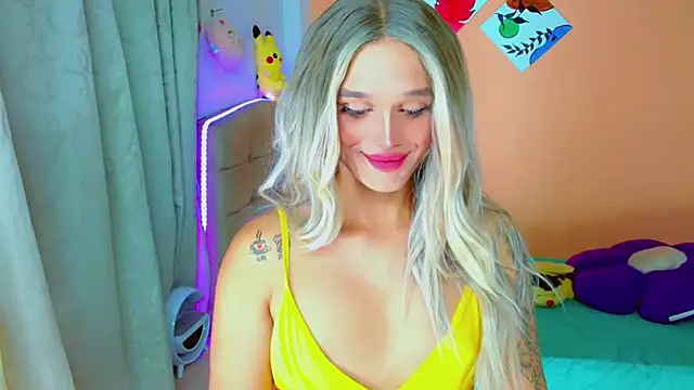 Snapshot of TaylorMon chatting on 12, 9, 2025 TaylorMon online show from 12, 9, 2025