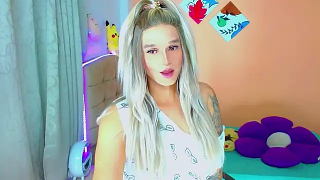 Snapshot of TaylorMon chatting on 13, 9, 2025 TaylorMon online show from 13, 9, 2025