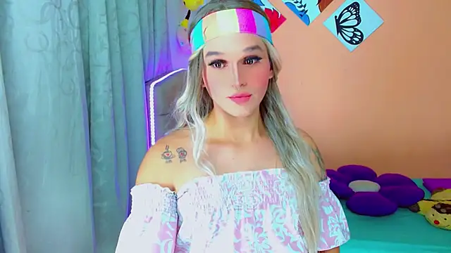 Snapshot of TaylorMon chatting on 29, 10, 2025 TaylorMon online show from 29, 10, 2025