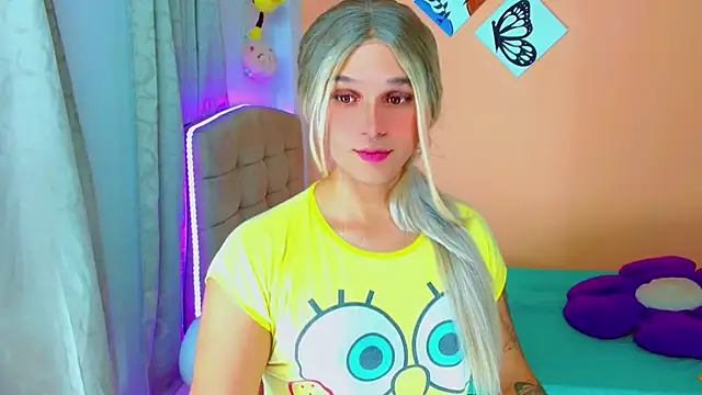 Snapshot of TaylorMon chatting on 15, 11, 2025 TaylorMon online show from 15, 11, 2025