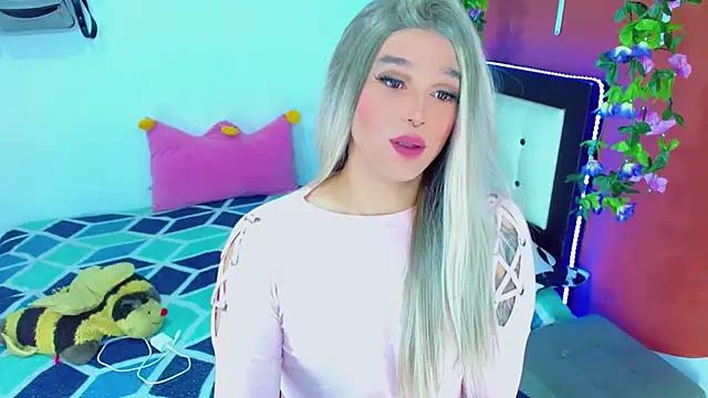 Snapshot of TaylorMon chatting on 18, 12, 2025 TaylorMon online show from 18, 12, 2025