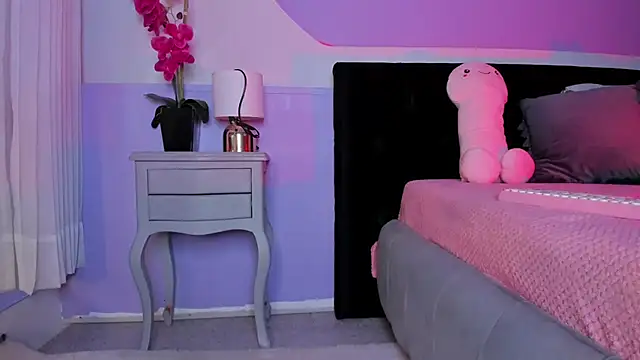 Julieta Cortes   online show from 13, 11, 2025