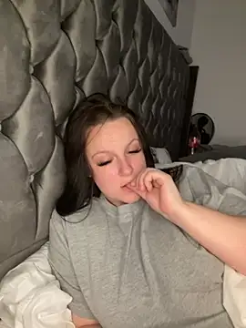 Snapshot of riri_bstvx chatting on 9, 2, 2025 riri bstvx online show from 9, 2, 2025