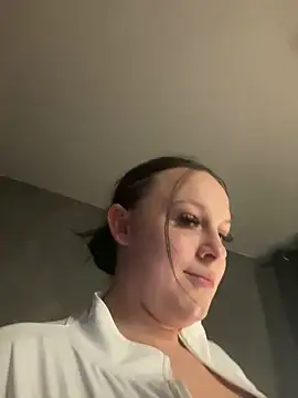 Snapshot of riri_bstvx chatting on 21, 2, 2025 riri bstvx online show from 21, 2, 2025