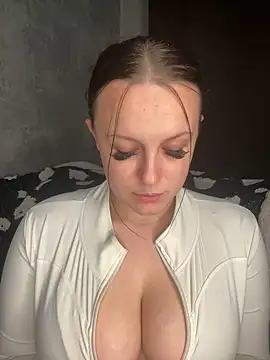 Snapshot of riri_bstvx chatting on 4, 3, 2025 riri bstvx online show from 4, 3, 2025