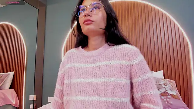 Snapshot of NayeCloud chatting on 17, 10, 2025 NayeCloud online show from 17, 10, 2025