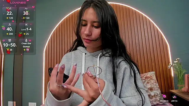 Snapshot of NayeCloud chatting on 29, 10, 2025 NayeCloud online show from 29, 10, 2025