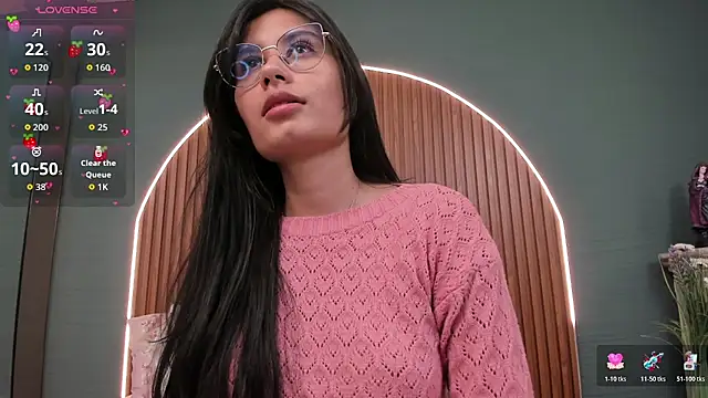 Snapshot of NayeCloud chatting on 8, 11, 2025 NayeCloud online show from 8, 11, 2025