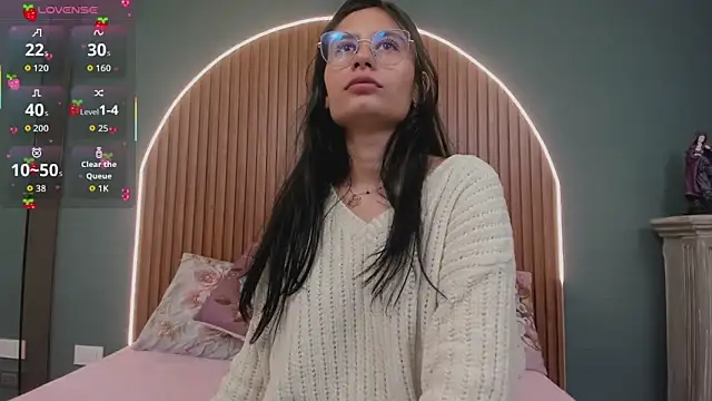 Snapshot of NayeCloud chatting on 15, 11, 2025 NayeCloud online show from 15, 11, 2025