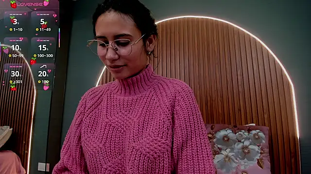 Snapshot of NayeCloud chatting on 19, 11, 2025 NayeCloud online show from 19, 11, 2025