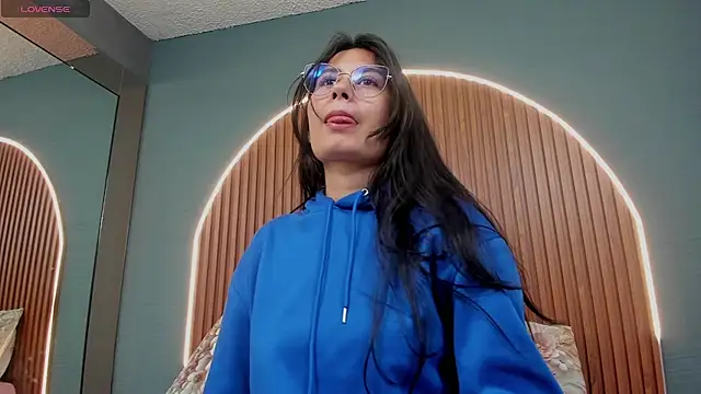 Snapshot of NayeCloud chatting on 20, 11, 2025 NayeCloud online show from 20, 11, 2025