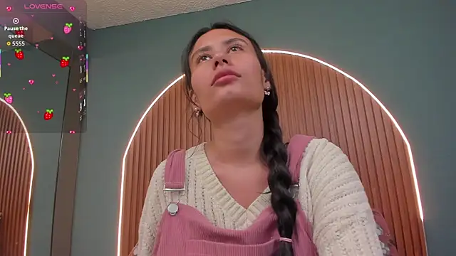 Snapshot of NayeCloud chatting on 30, 11, 2025 NayeCloud online show from 30, 11, 2025