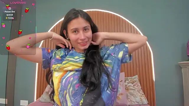 Snapshot of NayeCloud chatting on 2, 12, 2025 NayeCloud online show from 2, 12, 2025