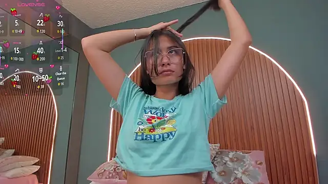 Snapshot of NayeCloud chatting on 4, 12, 2025 NayeCloud online show from 4, 12, 2025