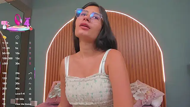 Snapshot of NayeCloud chatting on 18, 12, 2025 NayeCloud online show from 18, 12, 2025