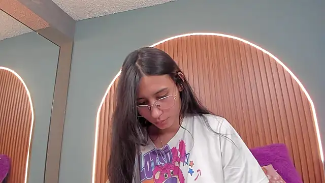 Snapshot of NayeCloud chatting on 3, 2, 2026 NayeCloud online show from 3, 2, 2026