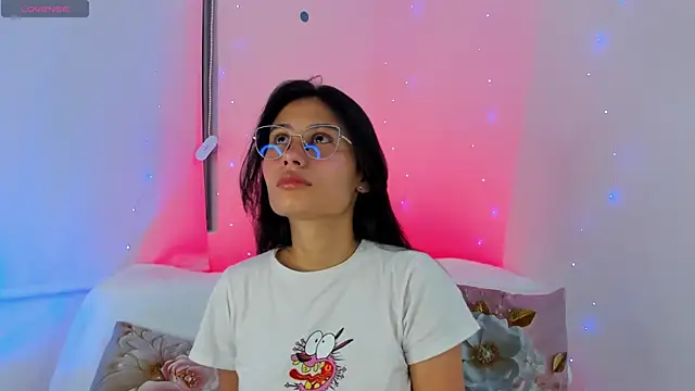 Snapshot of NayeCloud chatting on 1, 3, 2026 NayeCloud online show from 1, 3, 2026