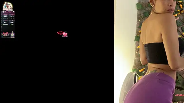 Snapshot of sara_smith45 chatting on 23, 12, 2024 sara smith45 online show from 23, 12, 2024