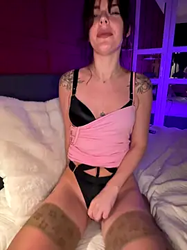 Snapshot of RubyLunaa chatting on 21, 11, 2025 RubyLunaa online show from 21, 11, 2025