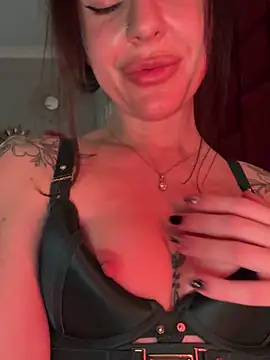 RubyLunaa online show from 9, 3, 2026