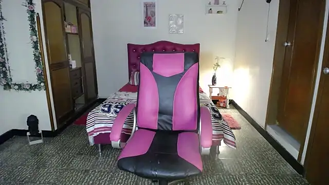 Snapshot of danielle_rose_1 chatting on 18, 3, 2025 danielle rose 1 online show from 18, 3, 2025