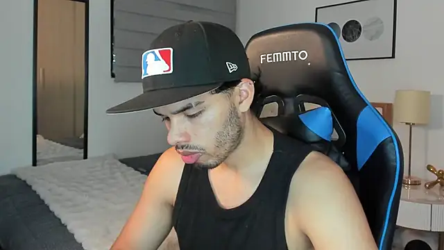 Snapshot of mateoleonee chatting on 11, 12, 2024 mateoleonee online show from 11, 12, 2024