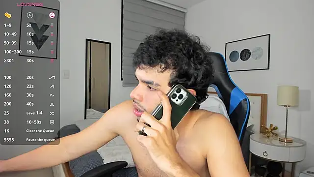 Snapshot of mateoleonee chatting on 15, 12, 2024 mateoleonee online show from 15, 12, 2024