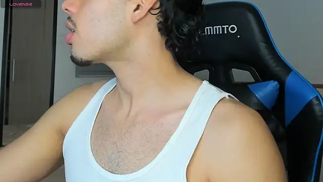 Snapshot of mateoleonee chatting on 19, 1, 2025 mateoleonee online show from 19, 1, 2025