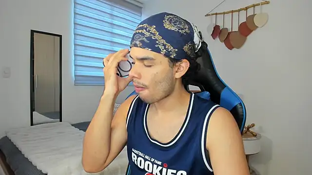 Snapshot of mateoleonee chatting on 3, 2, 2025 mateoleonee online show from 3, 2, 2025