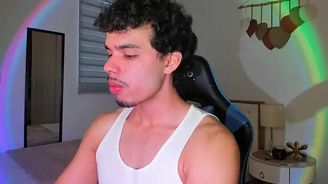 Snapshot of mateoleonee chatting on 15, 2, 2025 mateoleonee online show from 15, 2, 2025