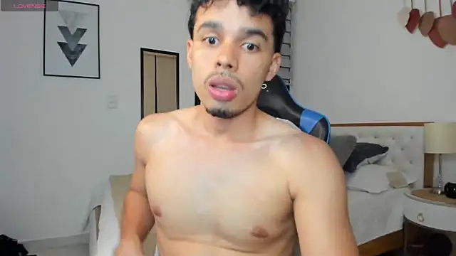 Snapshot of mateoleonee chatting on 21, 2, 2025 mateoleonee online show from 21, 2, 2025