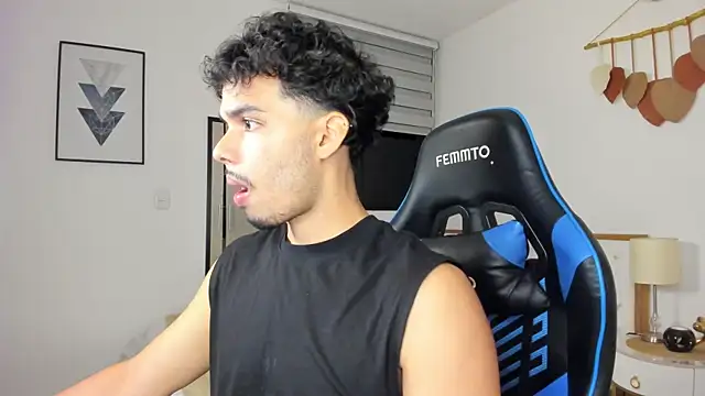 Snapshot of mateoleonee chatting on 27, 2, 2025 mateoleonee online show from 27, 2, 2025