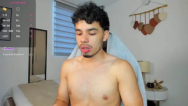 Snapshot of mateoleonee chatting on 28, 2, 2025 mateoleonee online show from 28, 2, 2025