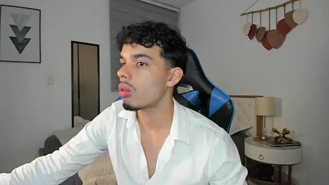 Snapshot of mateoleonee chatting on 6, 3, 2025 mateoleonee online show from 6, 3, 2025