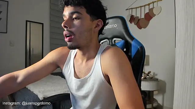 Snapshot of mateoleonee chatting on 16, 3, 2025 mateoleonee online show from 16, 3, 2025