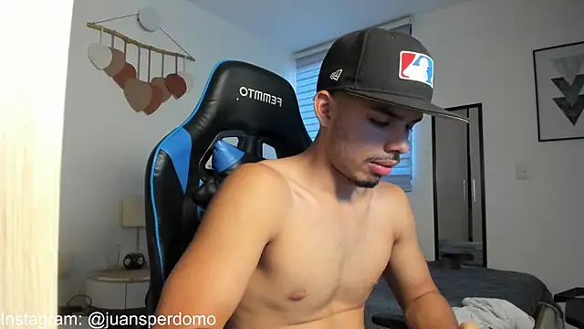 Snapshot of mateoleonee chatting on 15, 9, 2025 mateoleonee online show from 15, 9, 2025