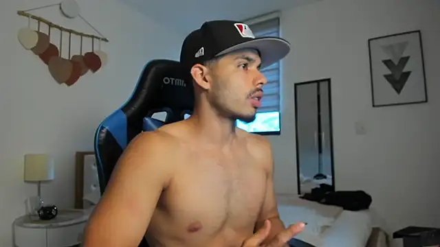 Snapshot of mateoleonee chatting on 29, 9, 2025 mateoleonee online show from 29, 9, 2025