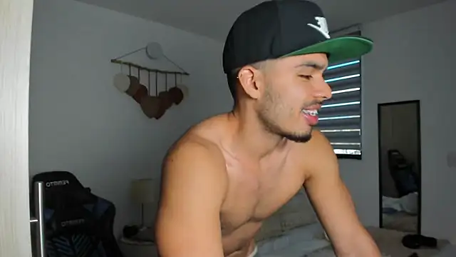 Snapshot of mateoleonee chatting on 14, 10, 2025 mateoleonee online show from 14, 10, 2025